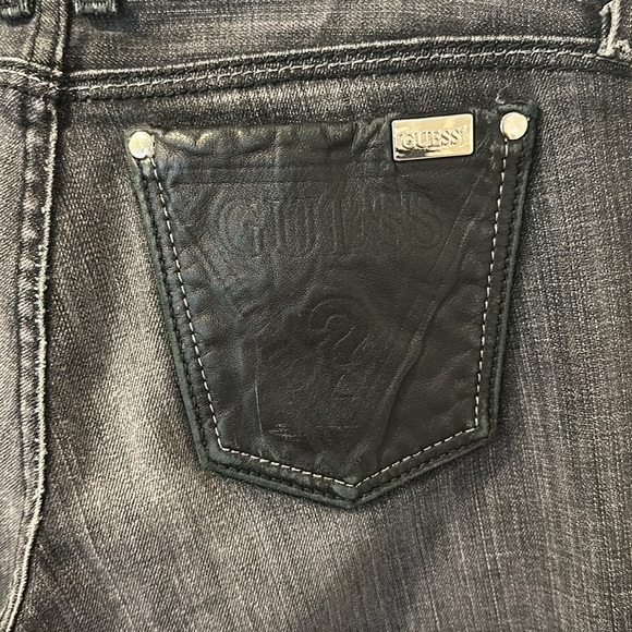 Guess Premium Stretch Jeans size 28 with leather detail - Picture 6 of 7